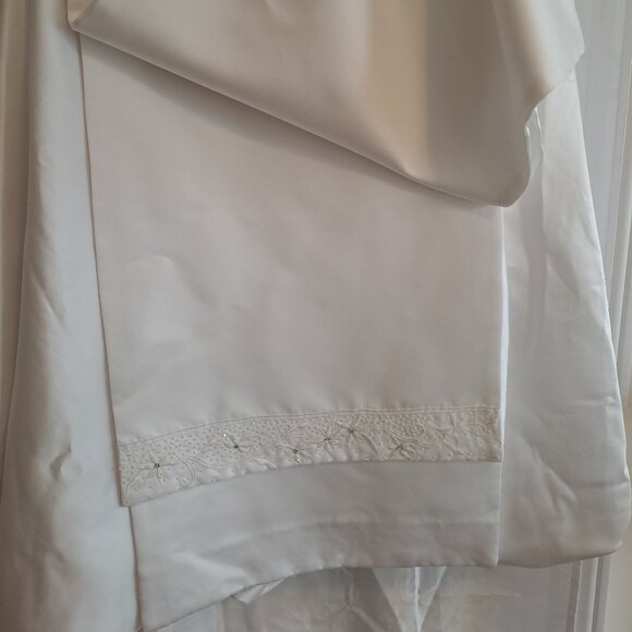 PLUS SIZE PUFF BOTTTOM WEDDING/PARTY DRESS **EXAMPLE SHOWN** - Picture 5 of 7